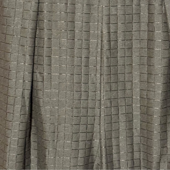 FINDERS KEEPERS Wide Leg Cropped V-Neck Side Cutout Grid Pattern Leg Jumpsuit - Picture 9 of 11